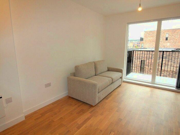 1 Bedroom Apartment To Rent In Islington Wharf Locks, Lockgate Mews, M4