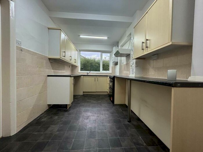 5 Bedroom House To Rent In Linkside Road, L25