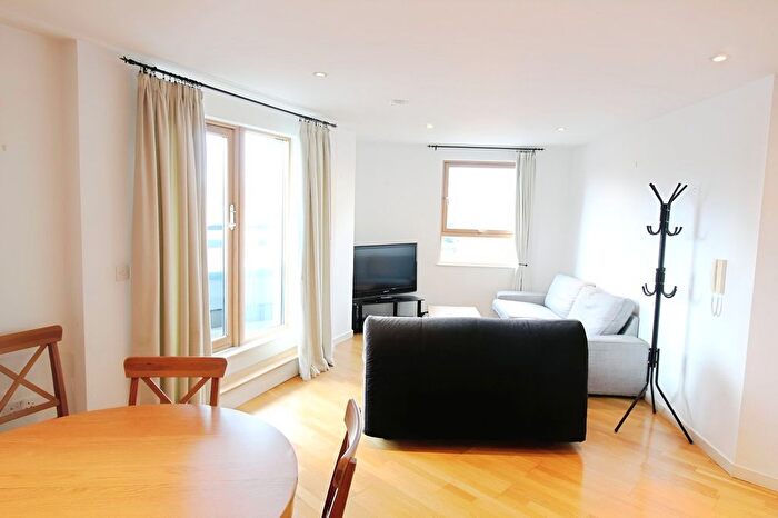 2 Bedroom Flat For Sale In Gateway West, East Street, Leeds, LS9