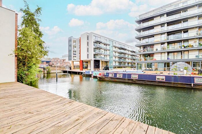 3 Bedroom Apartment To Rent In Benyon Wharf, Kingsland Road, E8