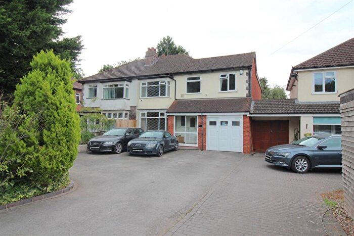 4 Bedroom Semi-Detached House For Sale In Coventry Road, Sheldon, Birmingham, B26