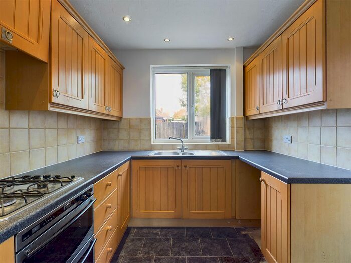 3 Bedroom Semi-Detached House To Rent In Chistlehurst Avenue, Leicester, LE3