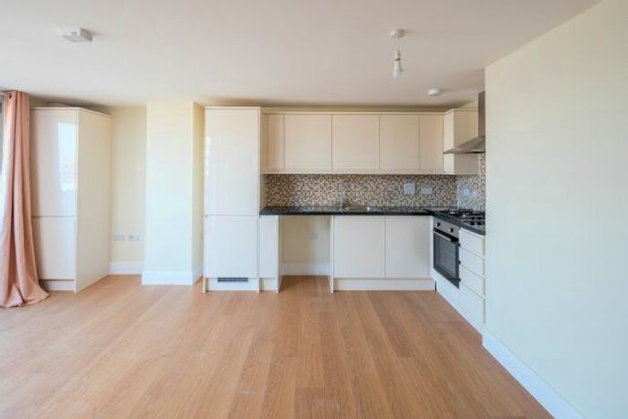 1 Bedroom Flat To Rent In High Road, Ilford, IG1