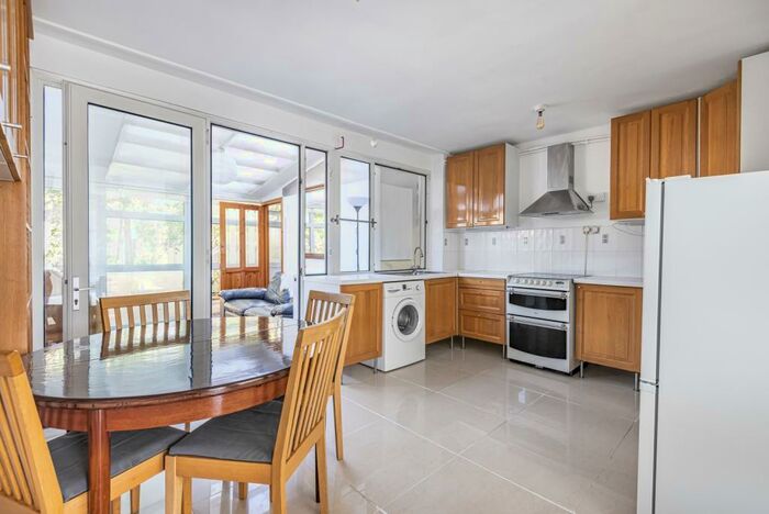 1 Bedroom Flat To Rent In Carston Close London, SE12