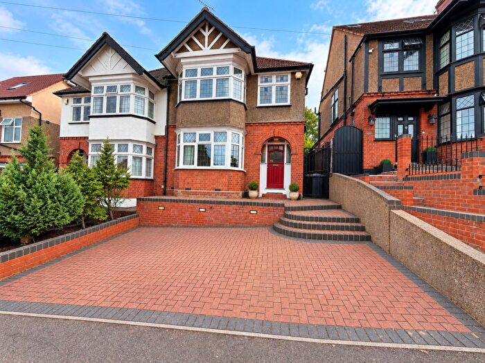 3 Bedroom Semi Detached House To Rent In Cutenhoe Road, Luton, Bedfordshire, LU1