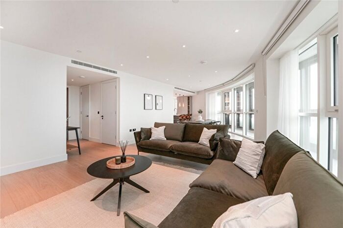 3 Bedroom Flat To Rent In Cassini Apartments, Cascade Way, White City, London, W12