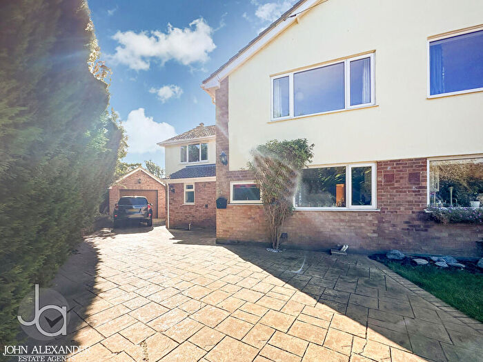 4 Bedroom Semi-Detached House For Sale In Hawkins Road, Alresford, CO7