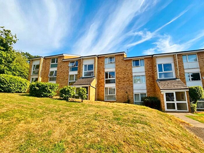 1 Bedroom Flat To Rent In Crofton Way, Enfield, EN2