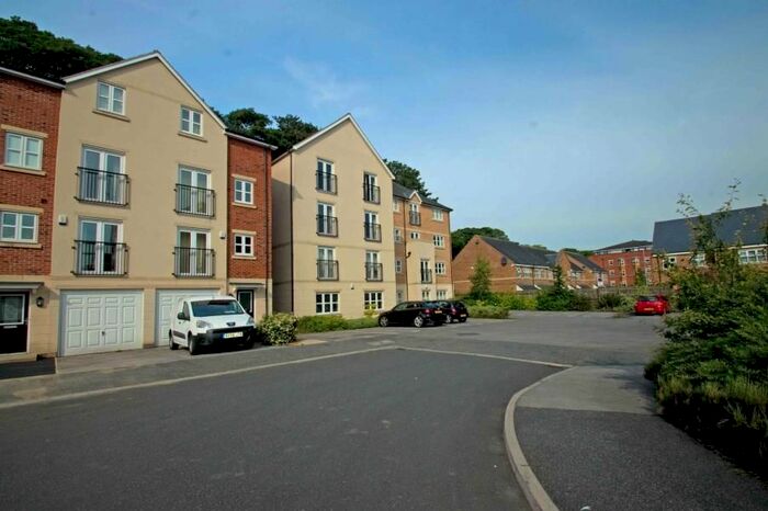 2 Bedroom Flat To Rent In Montgomery Avenue, Far Headingley, Leeds, LS16