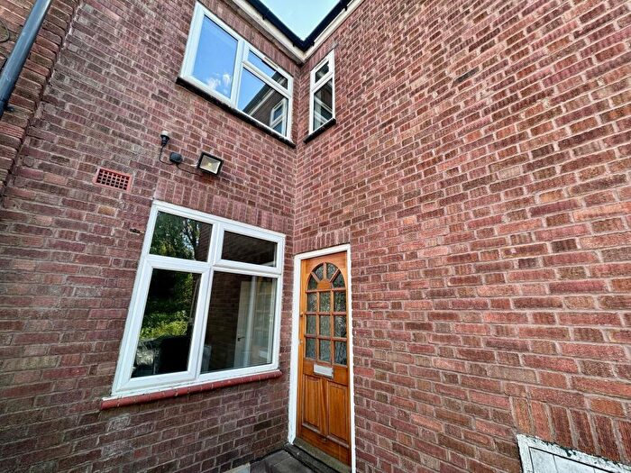 3 Bedroom Flat To Rent In Hagley Road West, Quinton, B68