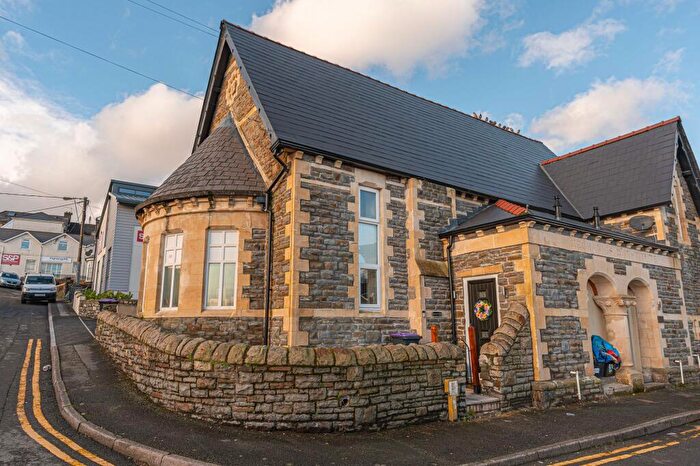 3 Bedroom End Of Terrace House For Sale In Commercial Street, Griffithstown, NP4