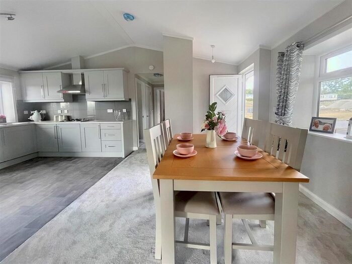 Houses for sale & to rent in TN27 8DD, Old Mill Court, Biddenden Ashford