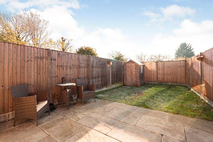 1 Bedroom Flat To Rent In London Road, Wokingham, RG40