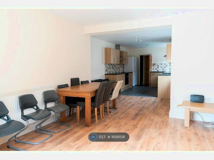 6 Bedroom Semi-Detached House To Rent In Hill Lane, Southampton, SO15