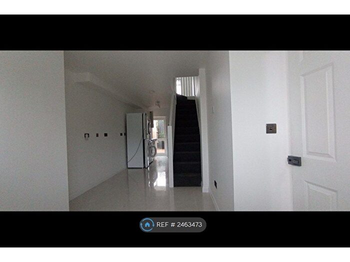 1 Bedroom Maisonette To Rent In King Henry's Drive, Croydon, CR0