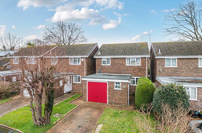 3 Bedroom Detached House For Sale In Jubilee Way, Storrington, RH20