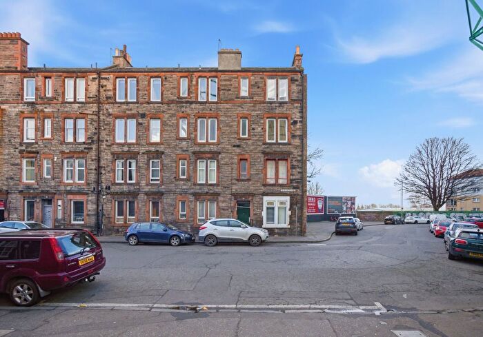 2 Bedroom Flat For Sale In / Albion Place, Easter Road, Edinburgh, EH7