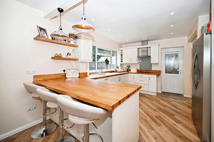 4 Bedroom Detached House For Sale In Montague Road, Woodlands, Rugby, CV22