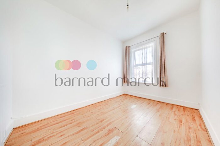 1 Bedroom Flat To Rent In Whitehorse Road, Croydon, CR0