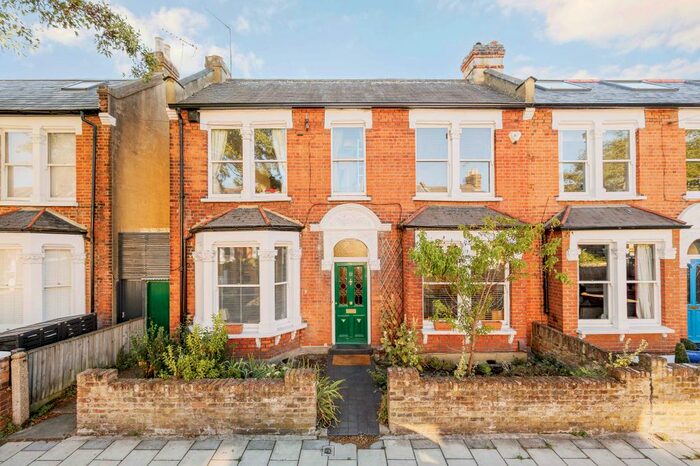 4 Bedroom Semi-Detached House To Rent In Whitehall Gardens, Chiswick, W4