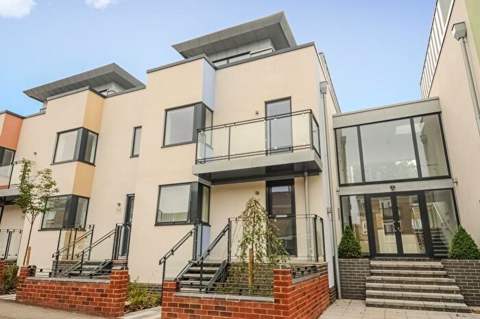 1 Bedroom Apartment To Rent In Flat Grantham House, - Cranham Street, North Hinksey Village, Oxford, OX2