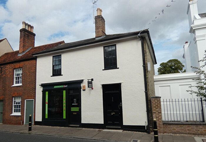 2 Bedroom Flat To Rent In High Street, Buntingford, SG9