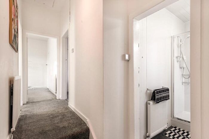 3 Bedroom Flat To Rent In Trinity Avenue, G52