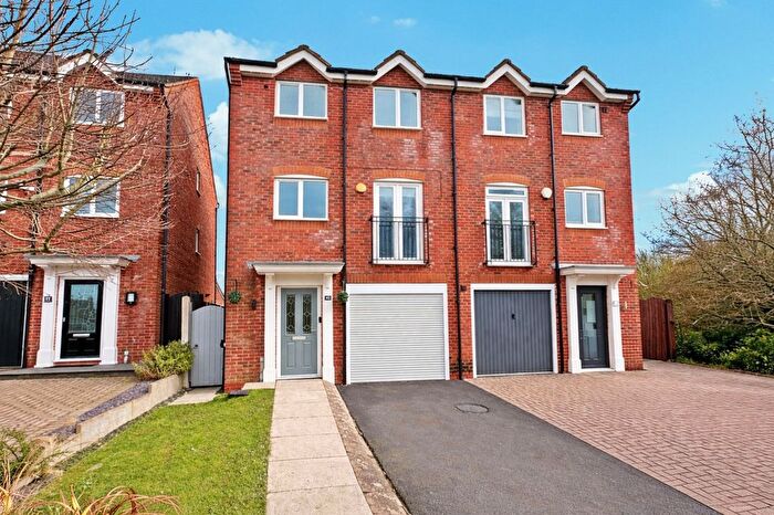 3 Bedroom Town House For Sale In Forest Drive, Westhoughton, BL5
