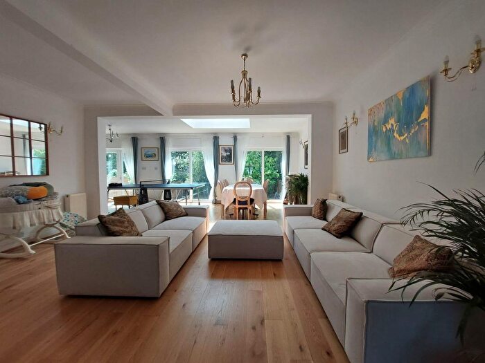 4 Bedroom Flat To Rent In Uphill Grove, Mill Hill, London, NW7