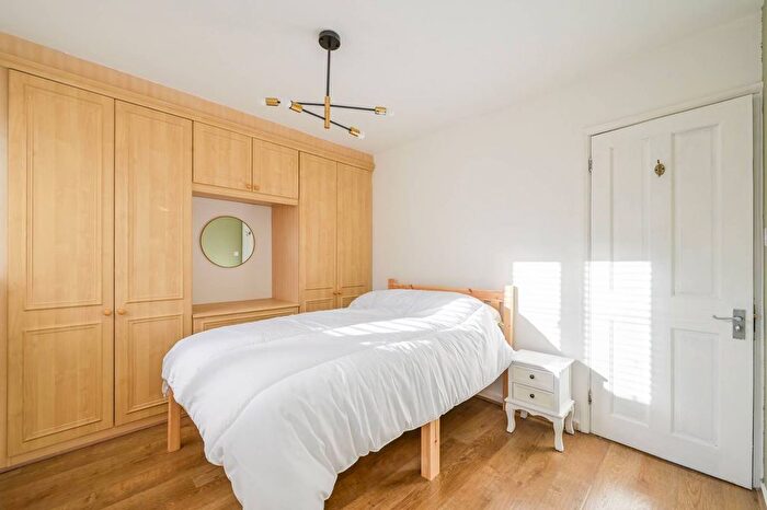 4 Bedroom Terraced House To Rent In Woodseer Street, Brick Lane, London, E1