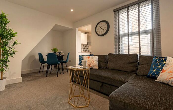 1 Bedroom Flat To Rent In Delce Road, Kent, ME1