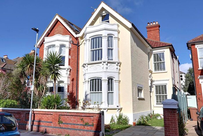 5 Bedroom Semi-Detached House To Rent In Whitwell Road, Southsea Unfurnished, PO4