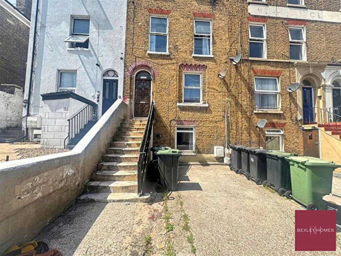 6 Bedroom Property To Rent In Parrock St, Gravesend, DA12
