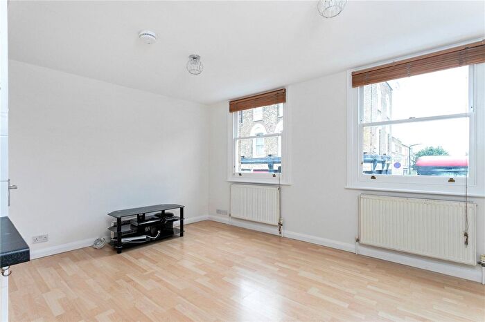 2 Bedroom Flat To Rent In Green Lanes, Newington Green, N16