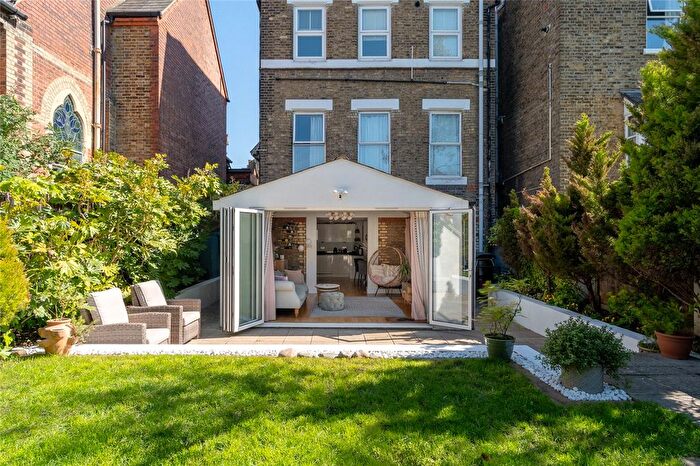 2 Bedroom Flat For Sale In Lewin Road, London, SW16