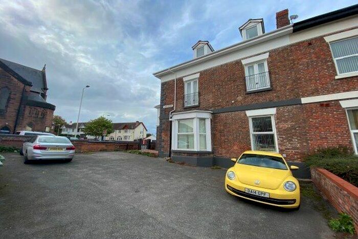 2 Bedroom Flat To Rent In Oxton, Prenton, CH43