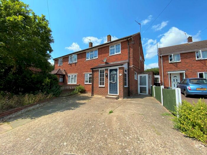3 Bedroom Semi-Detached House To Rent In Wife Of Bath Hill, Canterbury, CT2