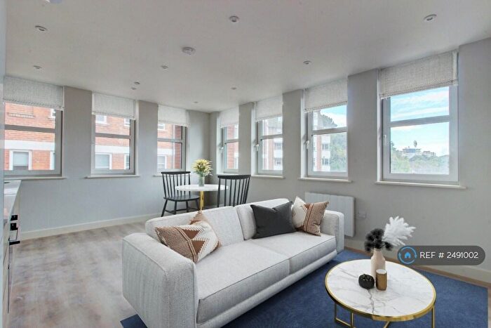 2 Bedroom Flat To Rent In Richmond Hill, Bournemouth, BH2