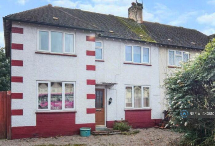 4 Bedroom Semi-Detached House To Rent In Uttoxeter New Road, Derby, DE22