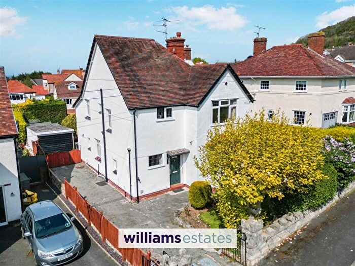 3 Bedroom Detached House For Sale In Calthorpe Drive, Prestatyn, LL19