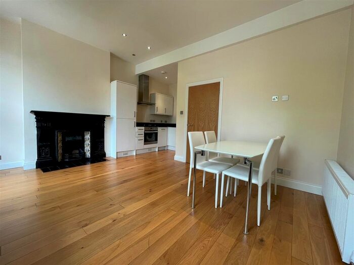 1 Bedroom Flat To Rent In Tollington Road, Holloway, N7