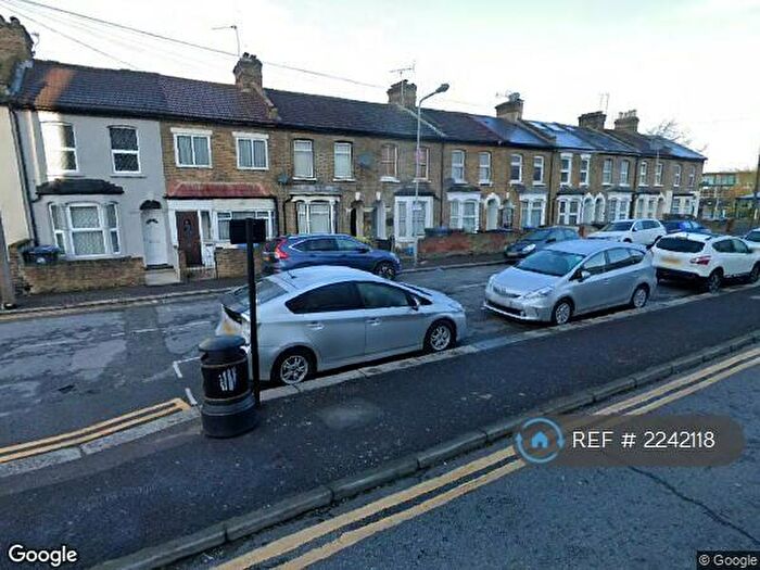 2 Bedroom Terraced House To Rent In Hall Rd, Stratford, E15