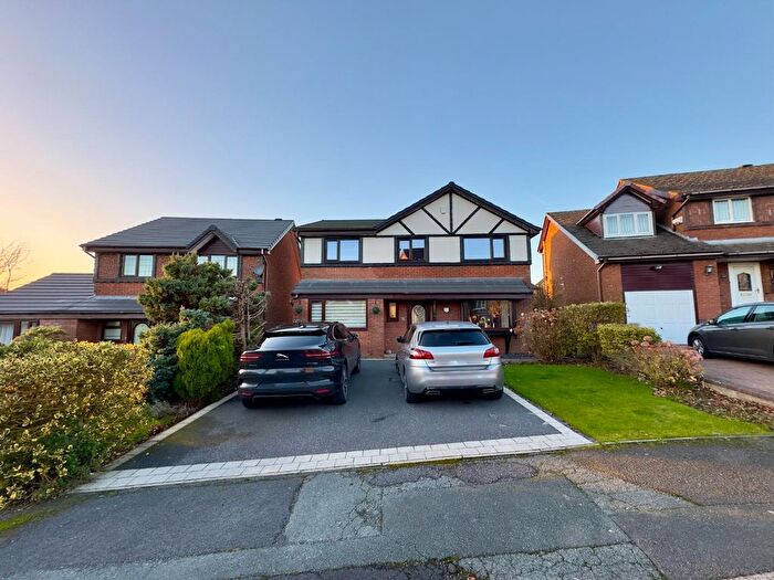 5 Bedroom Detached House For Sale In Clockhouse Grove, Burnley, BB10