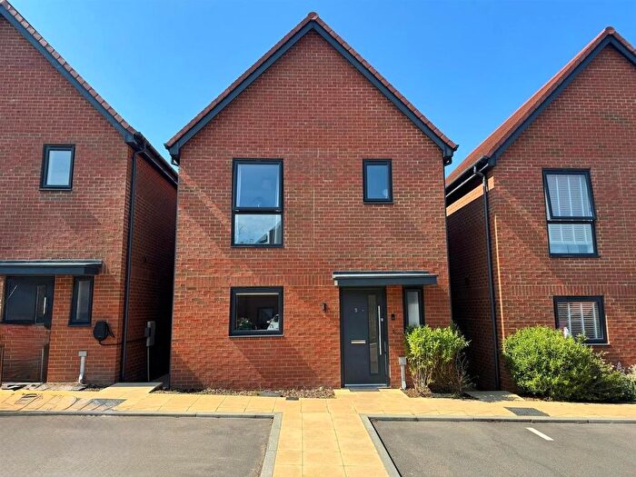 2 Bedroom Detached House For Sale In Nimbus Avenue, Ninfield, TN33