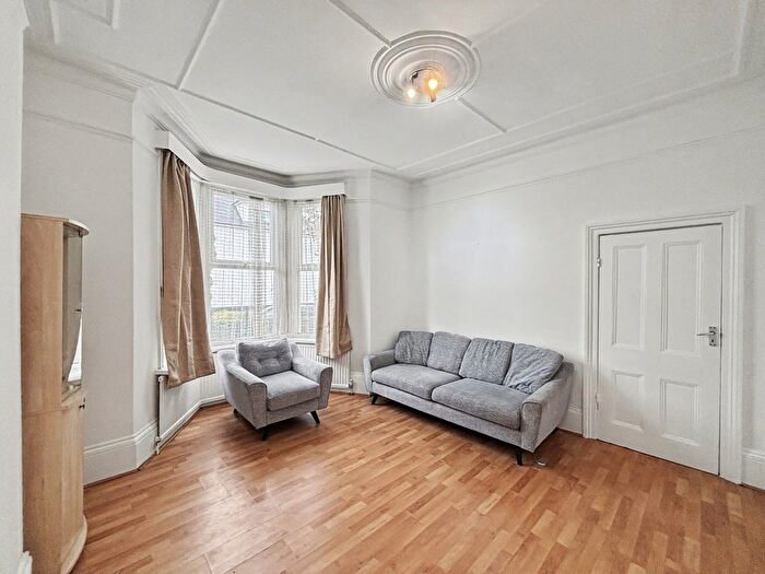 1 Bedroom Flat To Rent In Ground Floor Flat, Essex Park, Finchley, London, N3
