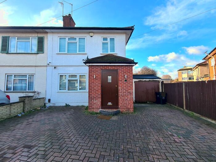 3 Bedroom Property To Rent In Goshawk Gardens, Hayes, UB4