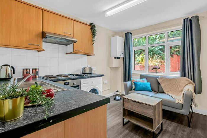 1 Bedroom Flat To Rent In Ash Road, Leeds, LS6