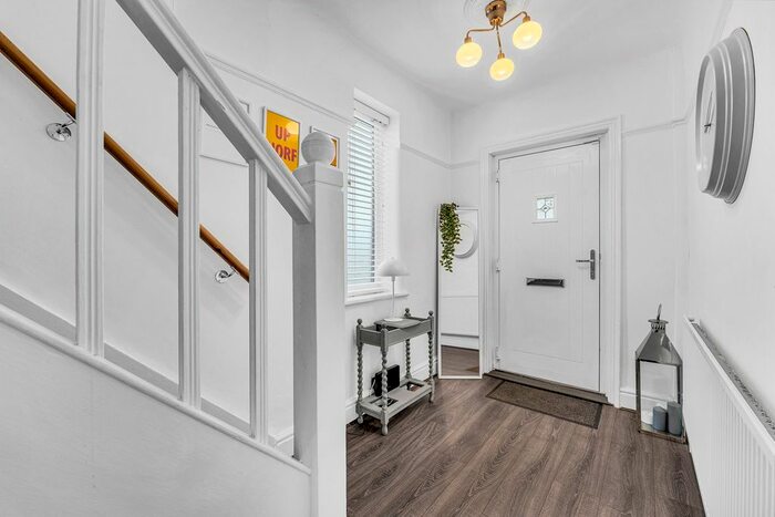 3 Bedroom Semi-Detached House For Sale In Victoria Avenue, Widnes, WA8