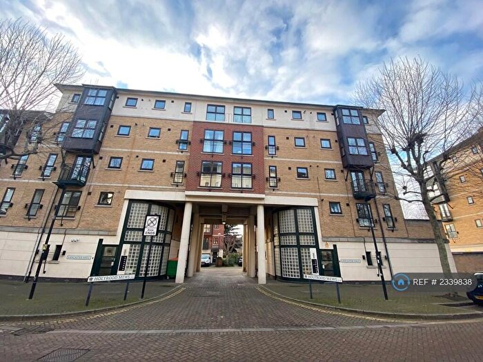 2 Bedroom Flat To Rent In Lancaster Hall, London, E16