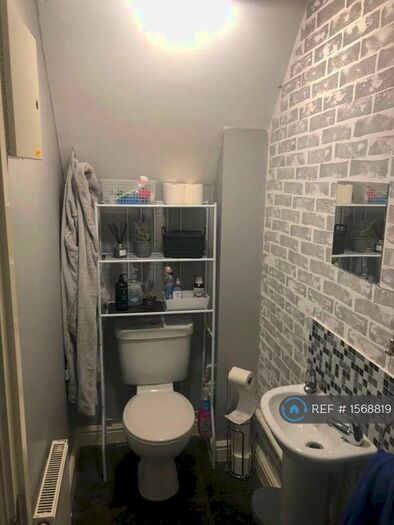4 Bedroom Terraced House To Rent In Grants Yard, Burton-On-Trent, DE14